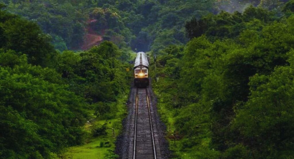 10 Best Train Journeys in India