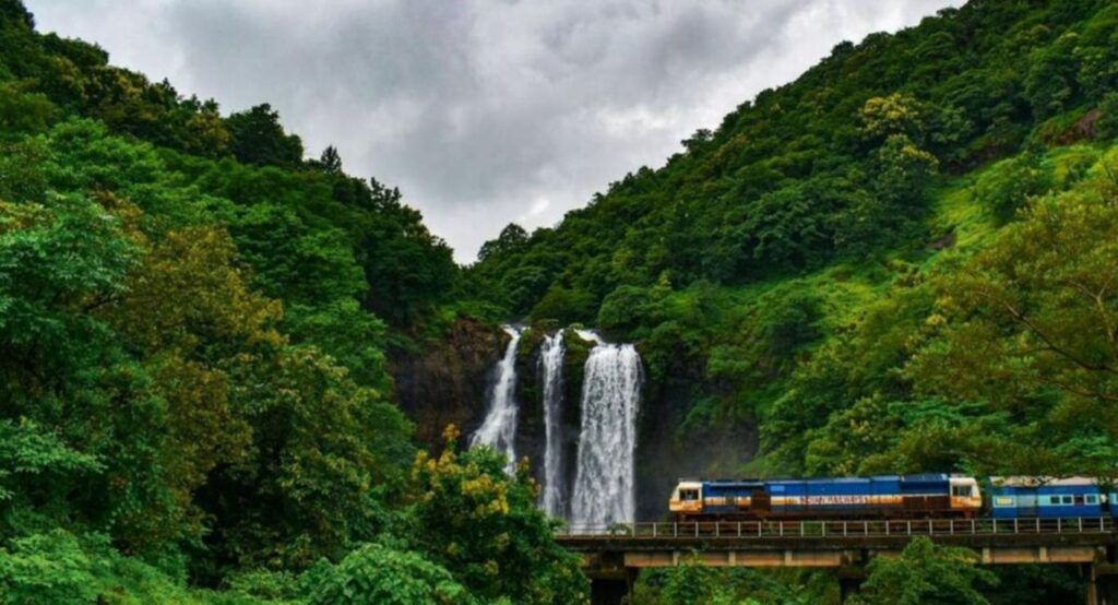 10 Best Train Journeys in India