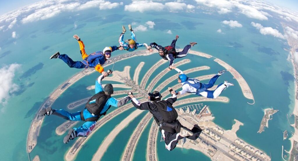 7 Thrilling Skydiving Destinations