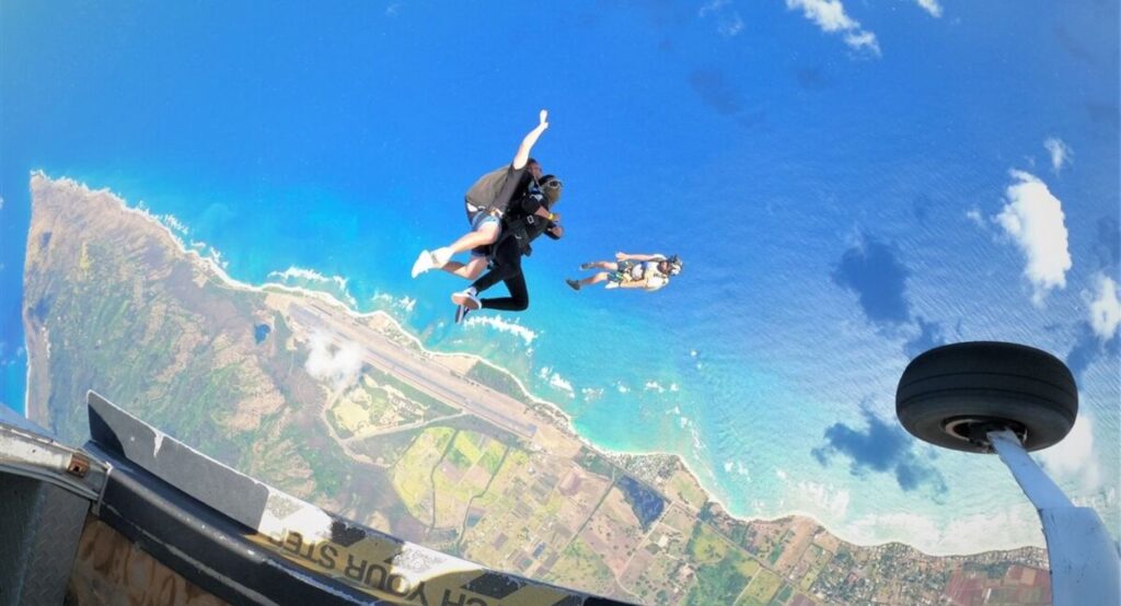 7 Thrilling Skydiving Destinations